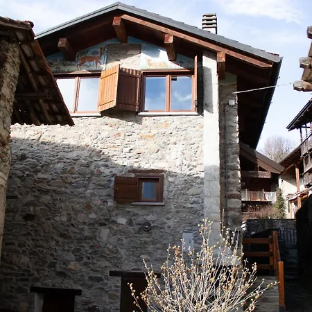 The House In Verzimo * فارالو